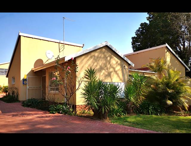 3 BEDROOM TOWNHOUSE TO LET IN WATERKLOOF GLEN